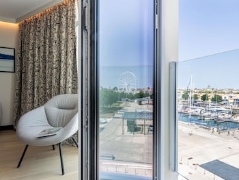 Junior Suite, 1 Double Bed with Sofa bed, Harbor View