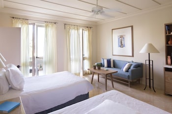 Family Connecting Garden Studio Suites