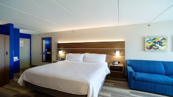 Standard Room, 1 King Bed, Accessible (Communication, Roll-In Shower)