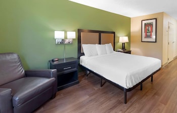 Studio, 1 Queen Bed, Non Smoking
