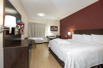 Premium Room, 1 King Bed, Accessible (Upgraded Bedding & Snack, Smoke Free)