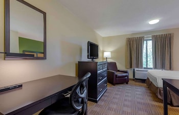 Studio, 1 Queen Bed, Non Smoking