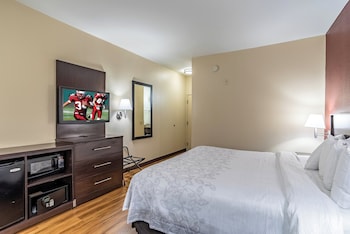 Suite, 1 King Bed (Smoke Free)