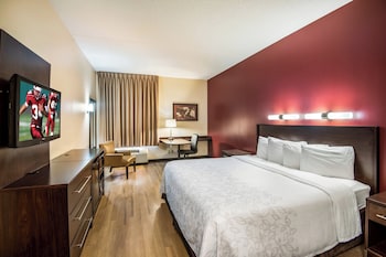 Suite, 1 King Bed (Smoke Free)