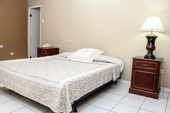 One Bedroom King Apartment