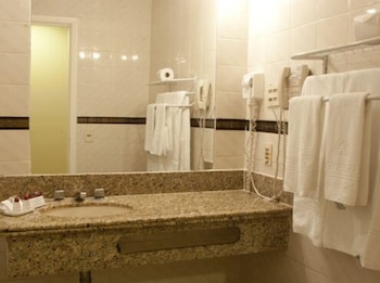 Suite, 3 Twin Beds