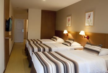Suite, 3 Twin Beds