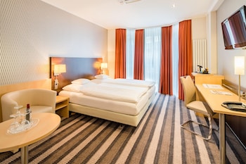Standard Room, 1 Double Bed (Converts to 2 Twin Beds)
