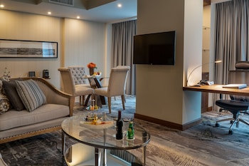 Presidential Suite, 1 King Bed, Non Smoking, City View