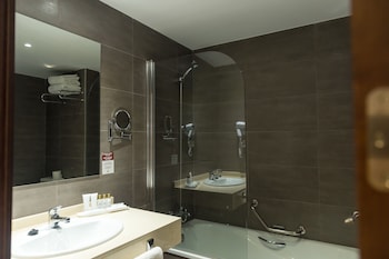 Double Room (Interior)