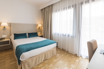 Deluxe Family Room, 1 Double or 2 Twin Beds